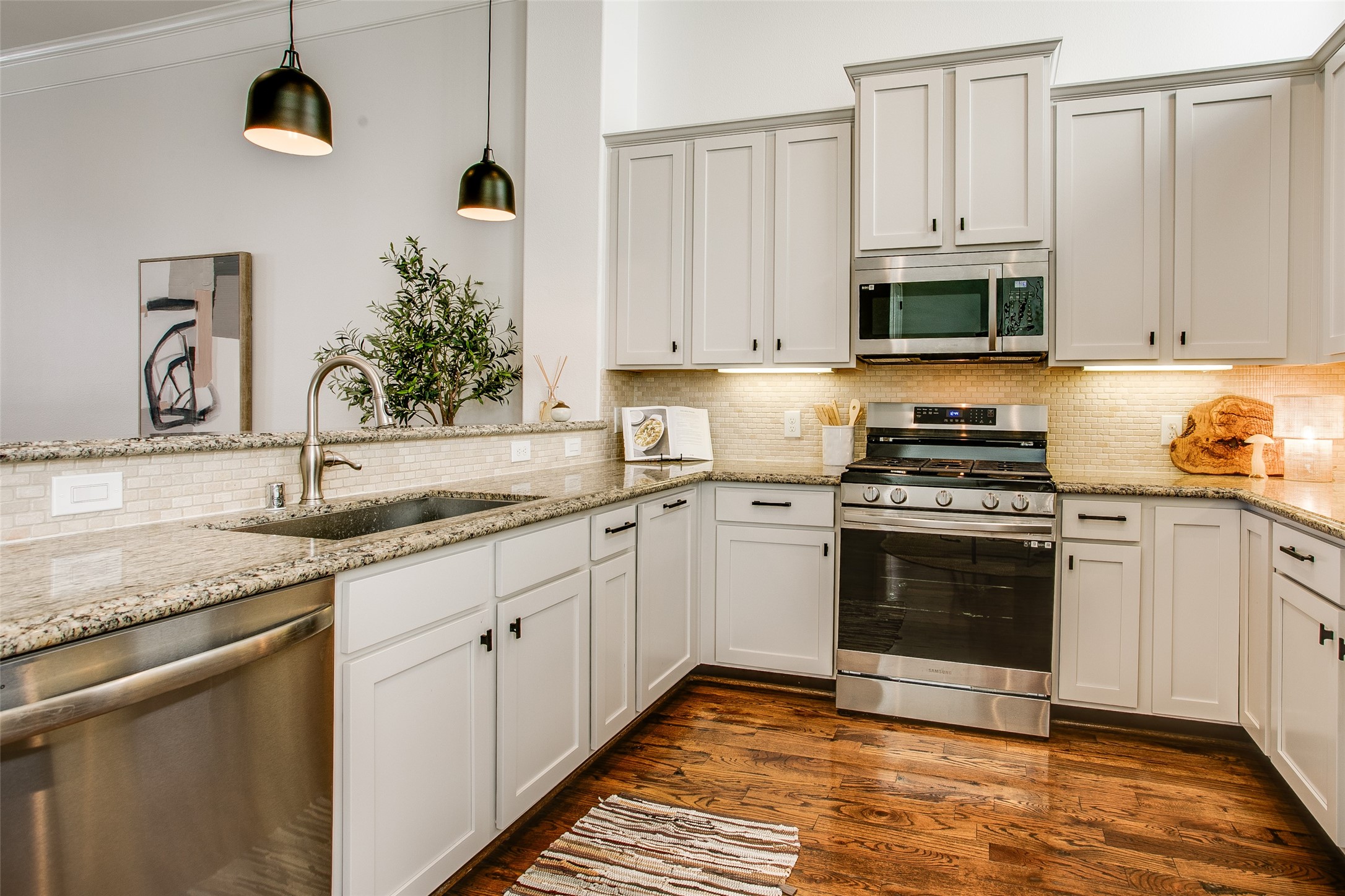 2123 Diversey Street Dallas TX 75201