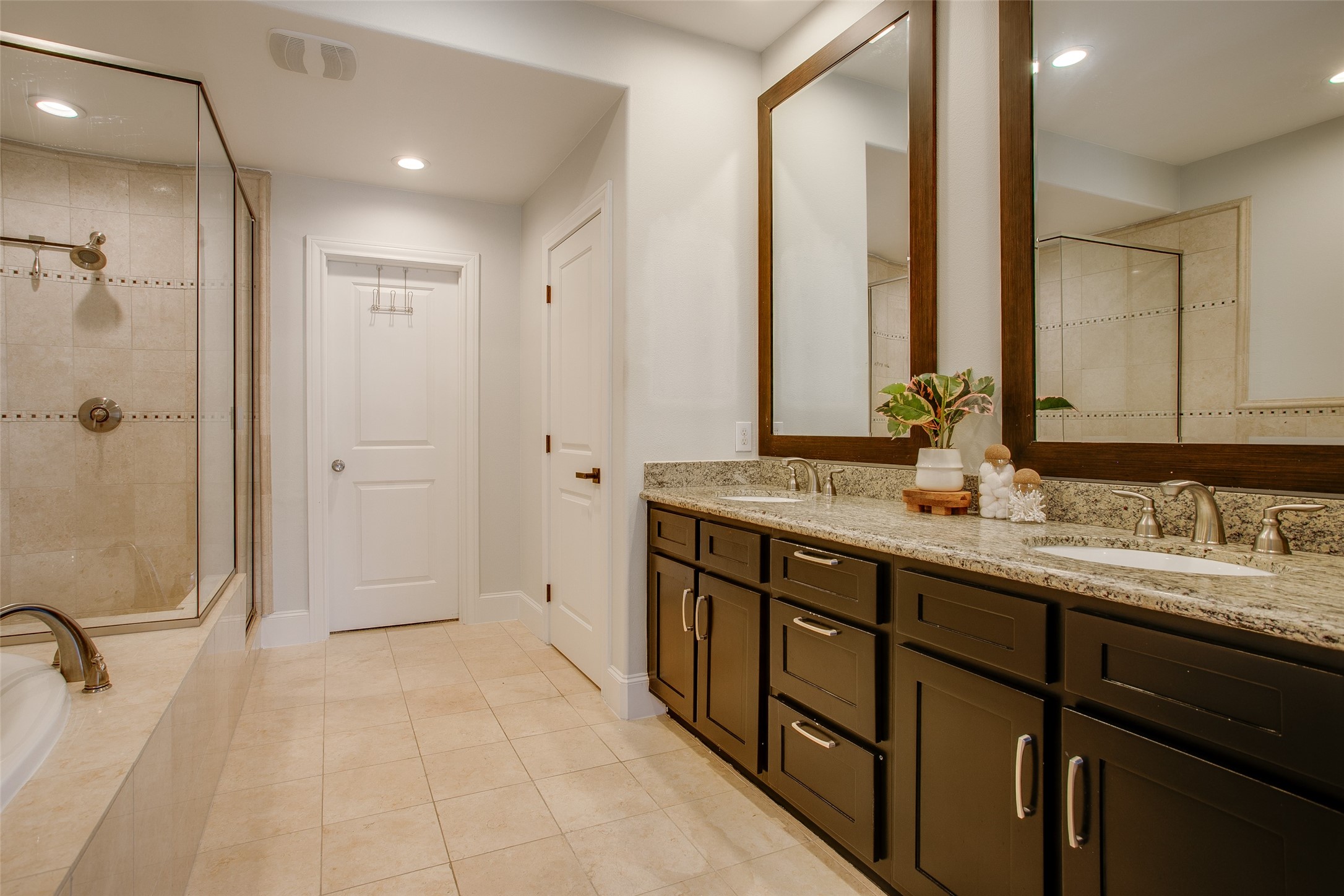 2123 Diversey Street Dallas TX 75201