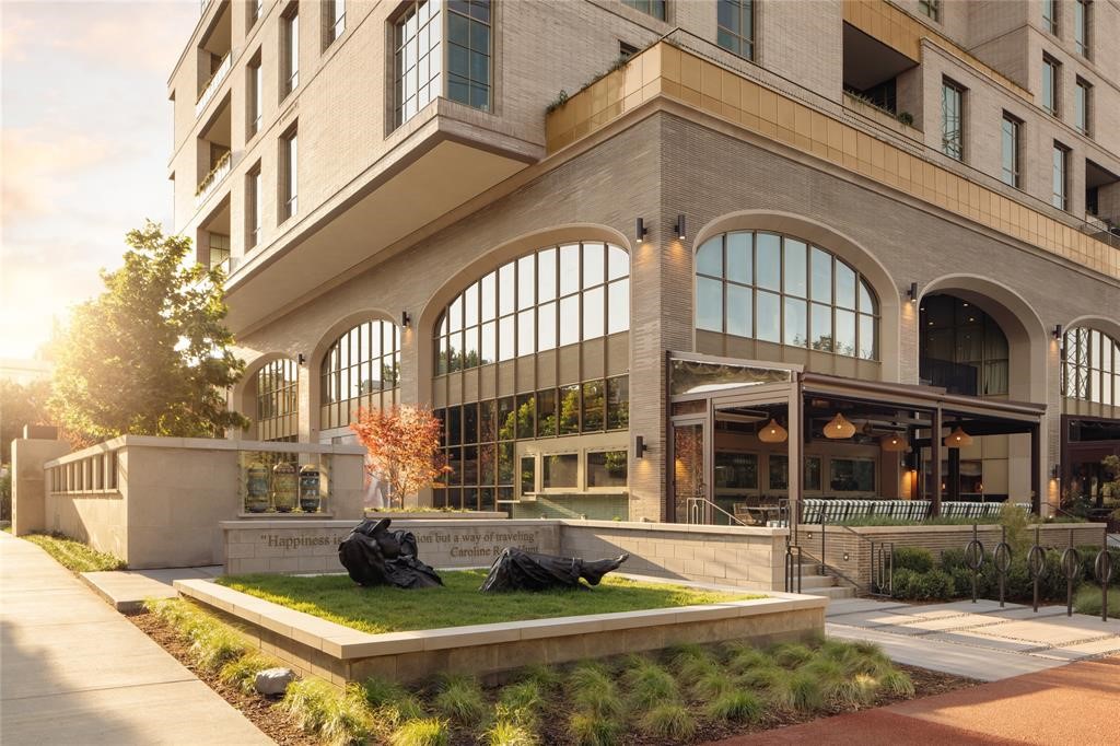 4205 Buena Vista Street Dallas TX 75205