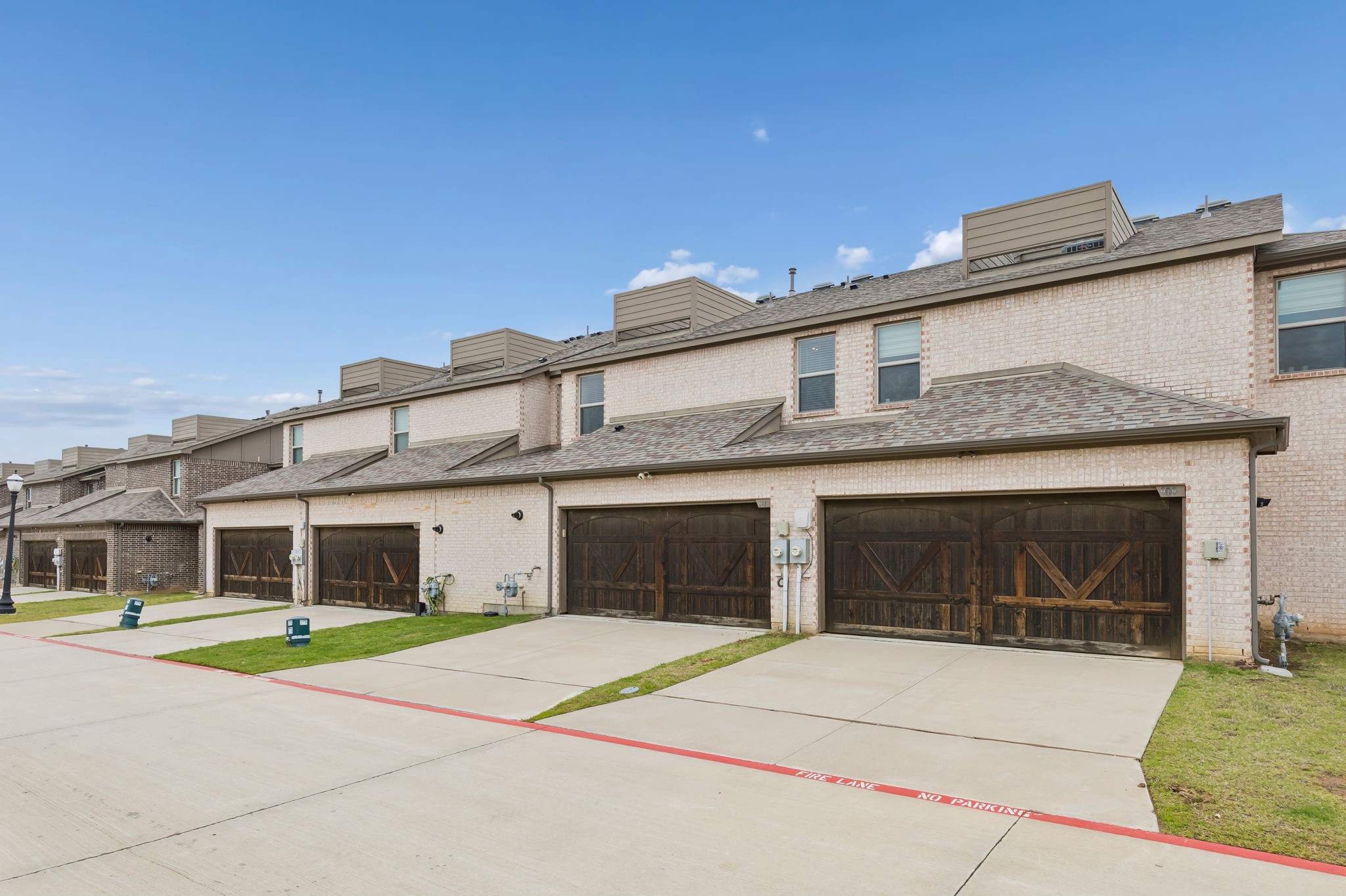 911 Ponds Edge Lane Euless TX 76040