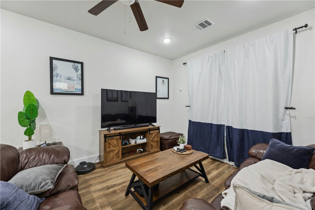 1952 Royal Loop Belton TX 76513