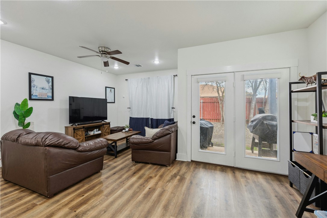 1952 Royal Loop Belton TX 76513