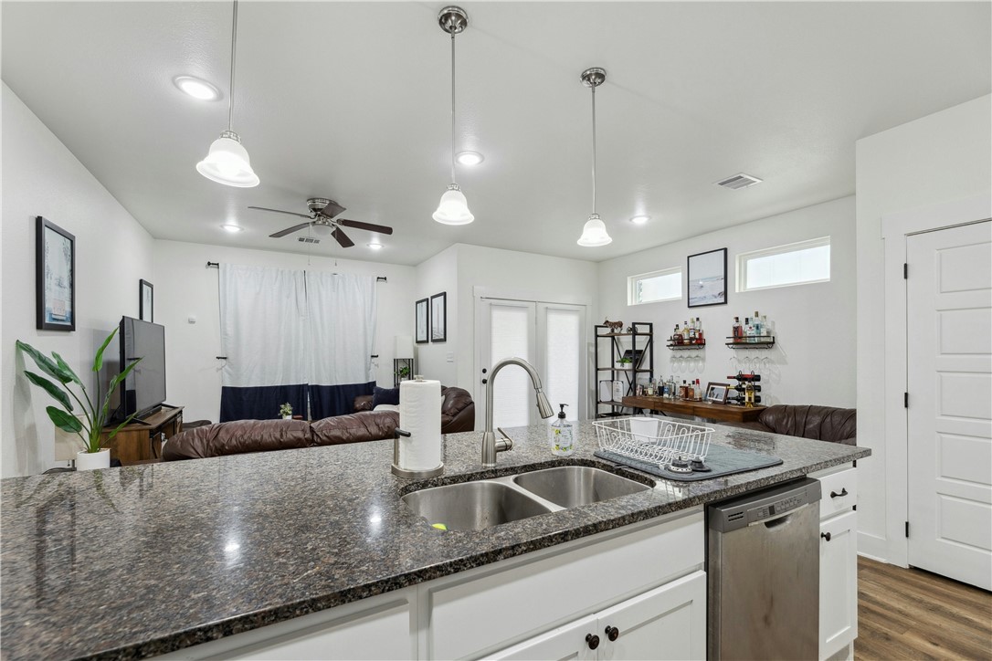 1952 Royal Loop Belton TX 76513