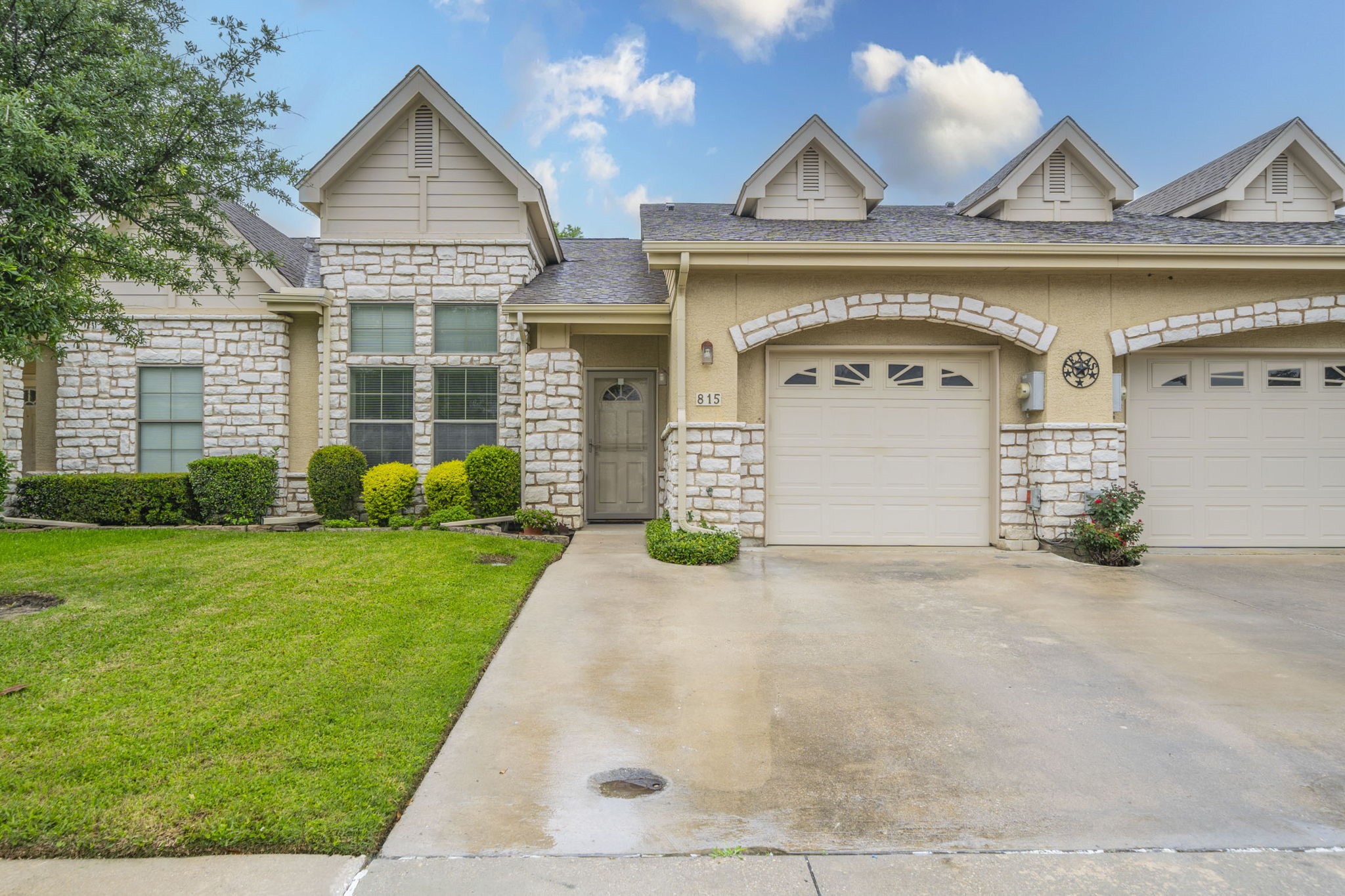 815 Earhart Avenue Grand Prairie TX 75051