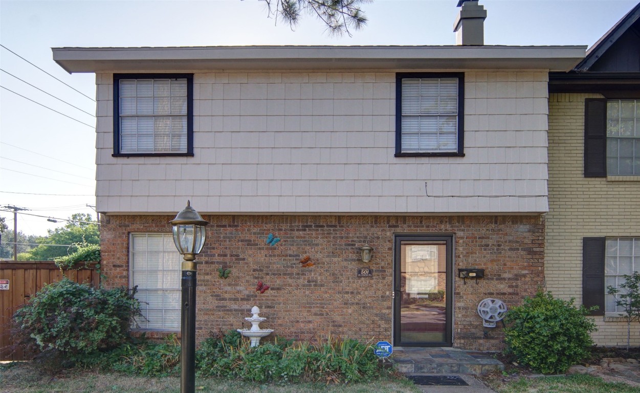 501 Street Charles Drive Arlington TX 76013