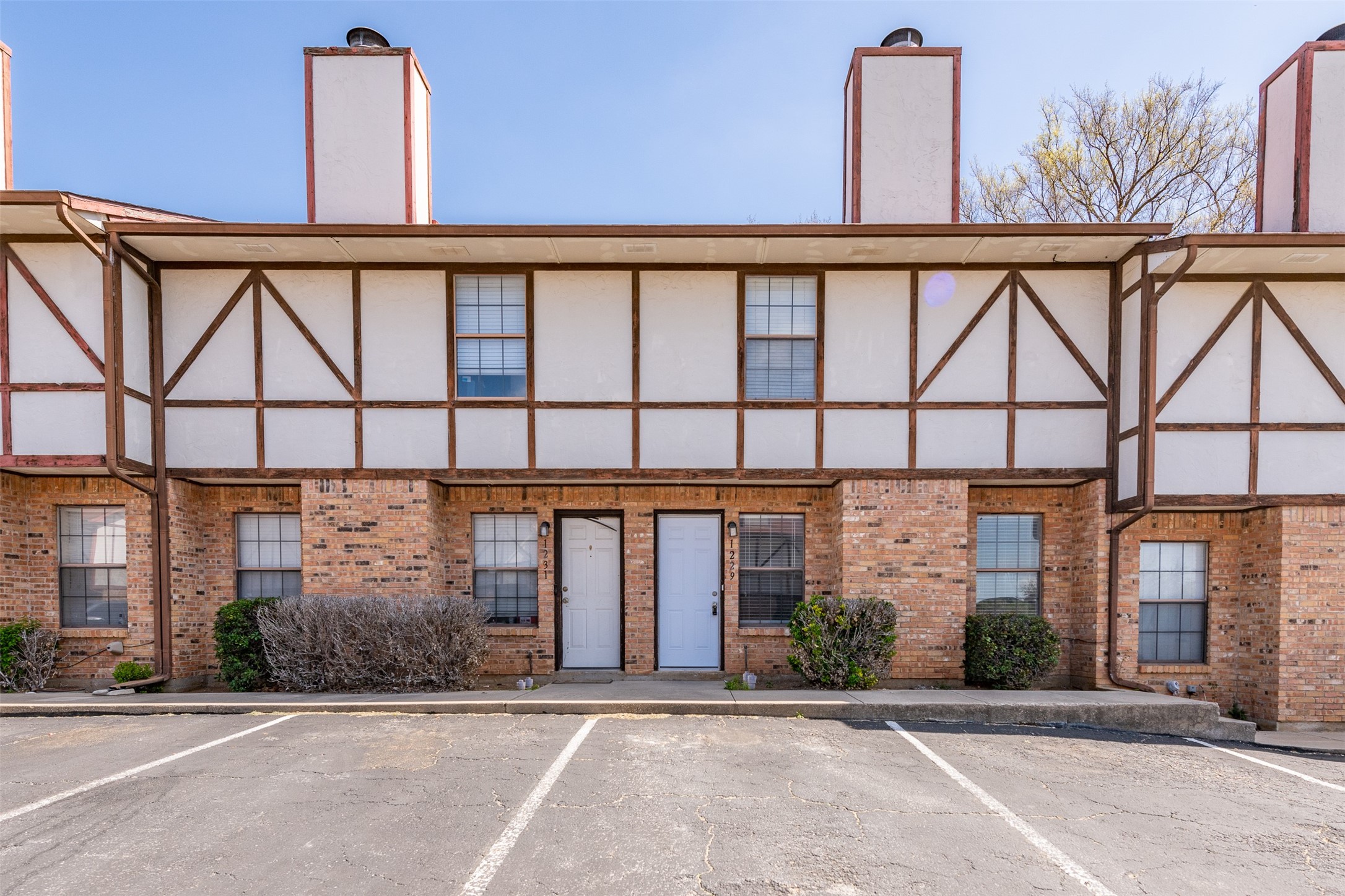 1229 Dallas Drive Denton TX 76205