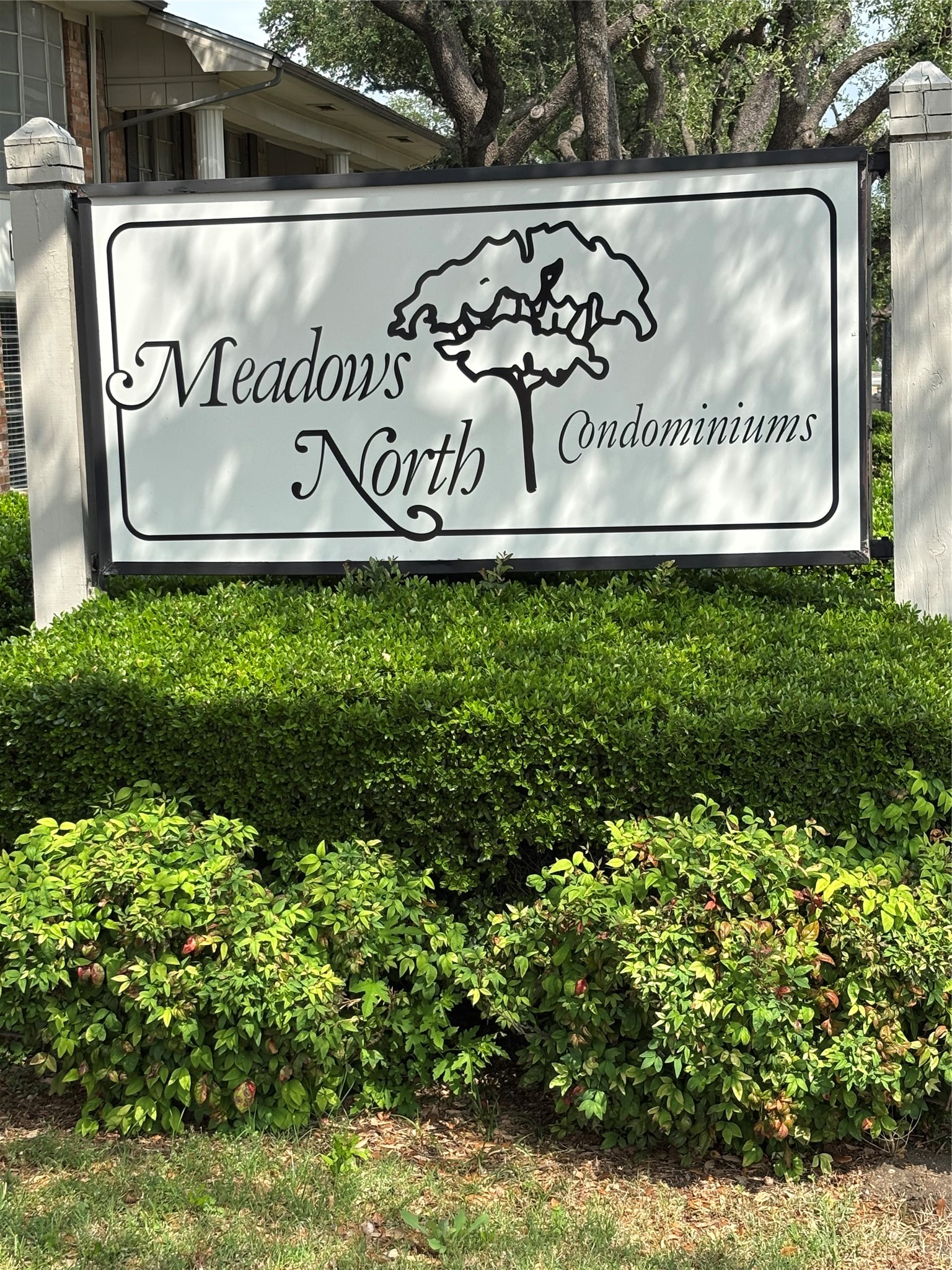8057 Meadow Road Dallas TX 75231