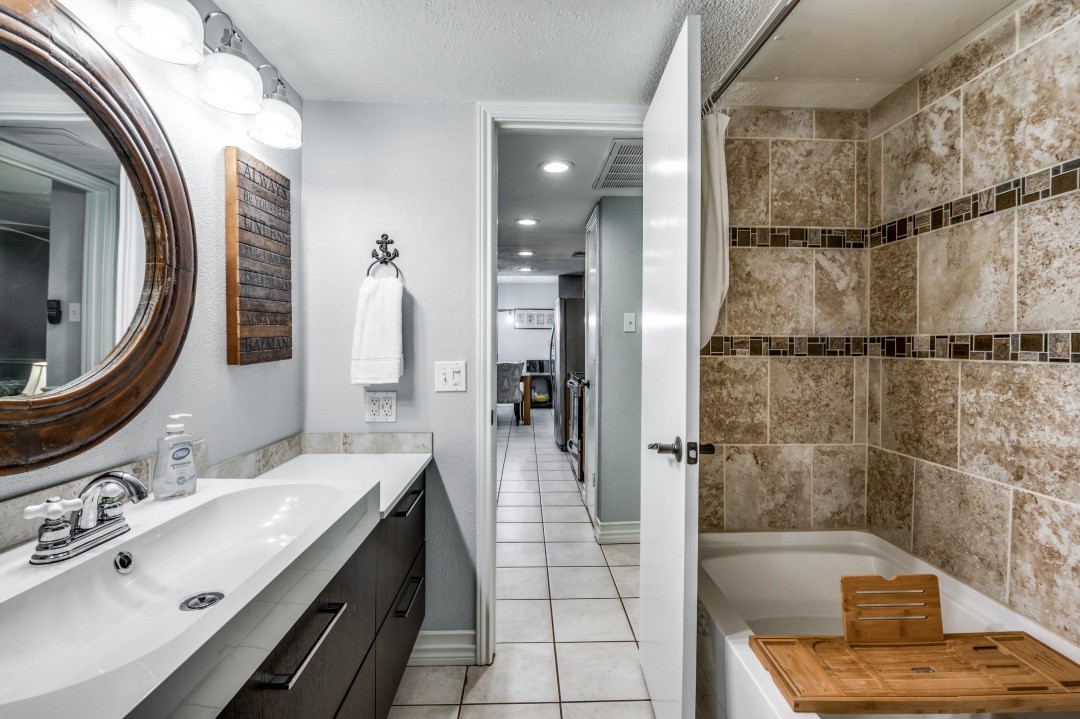1603 Marsh Lane Carrollton TX 75006