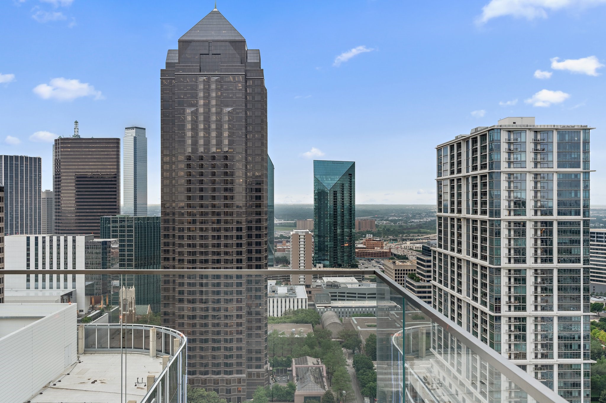 1747 Leonard Street Dallas TX 75201