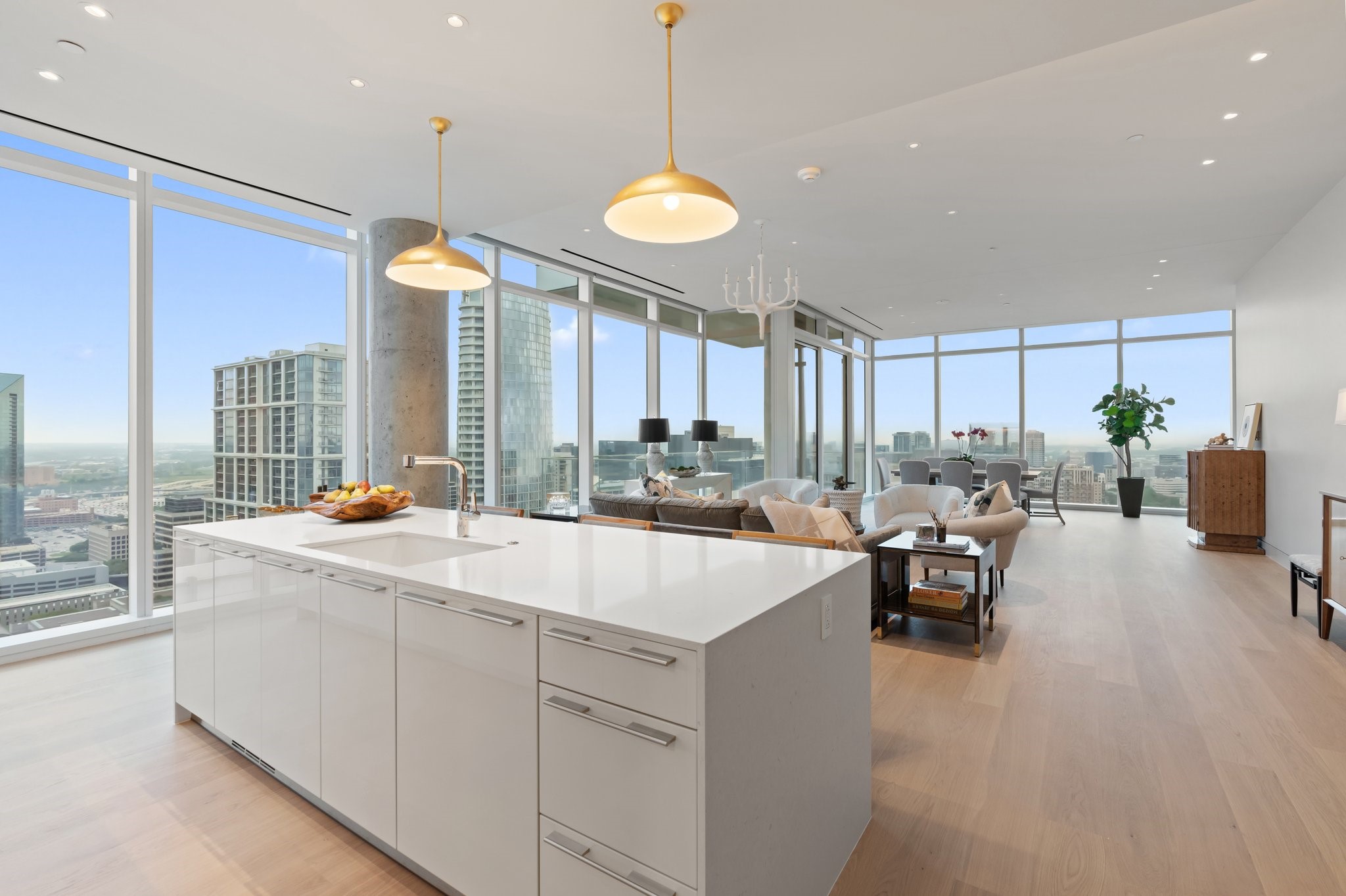 1747 Leonard Street Dallas TX 75201