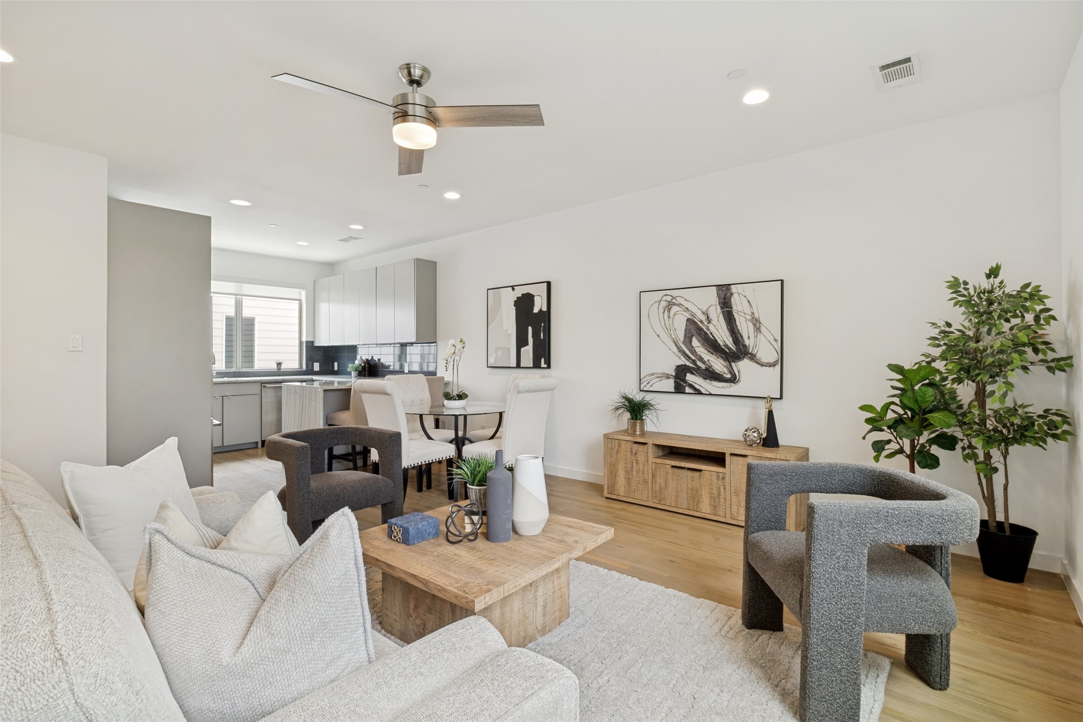1430 Grigsby Avenue Dallas TX 75204