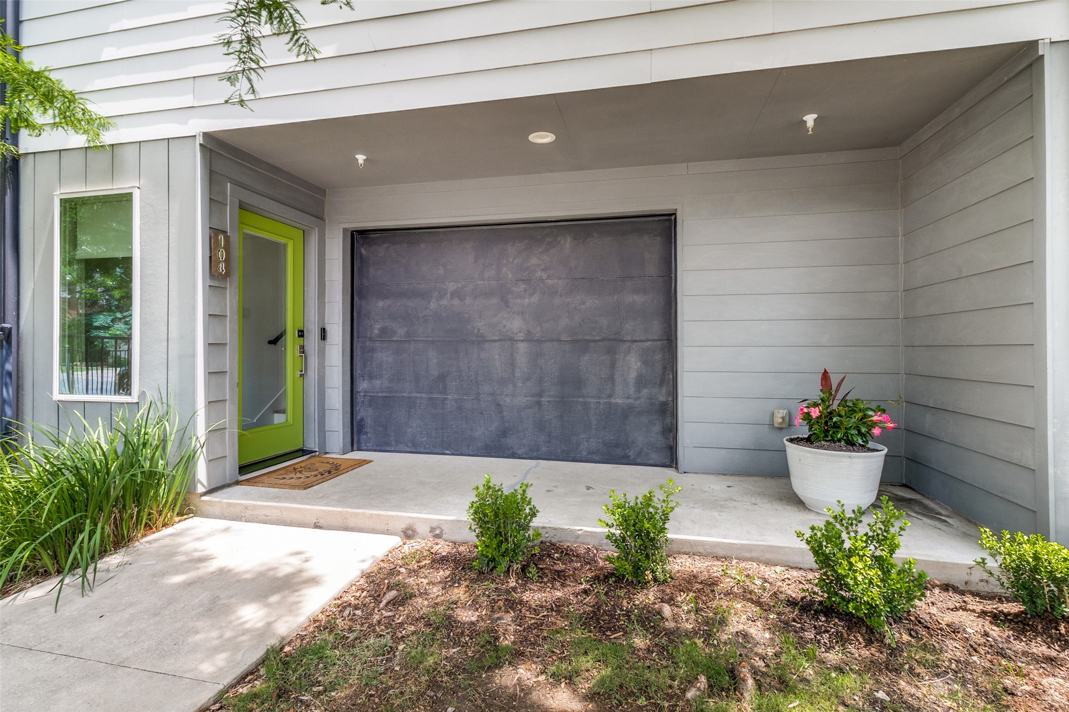 1430 Grigsby Avenue Dallas TX 75204