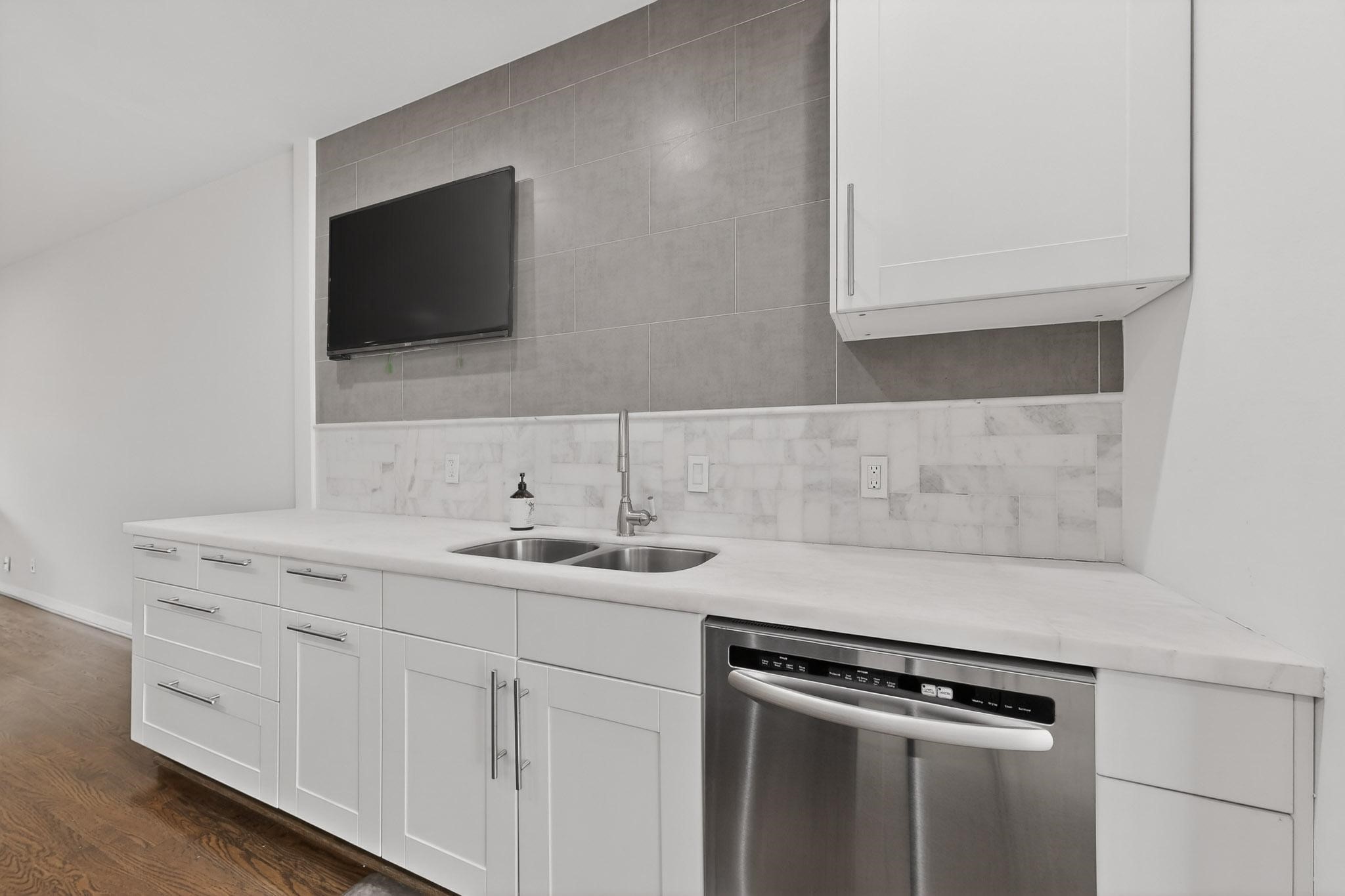 7506 W Northwest Highway Dallas TX 75225