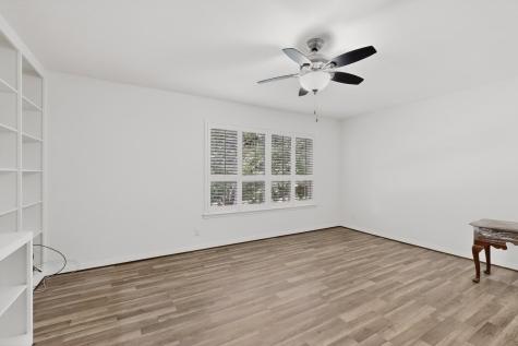7506 W Northwest Highway Dallas TX 75225