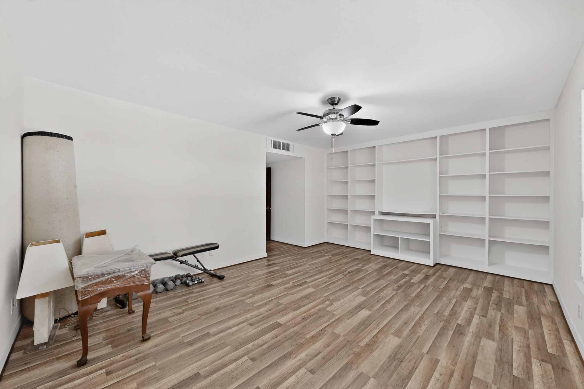 7506 W Northwest Highway Dallas TX 75225