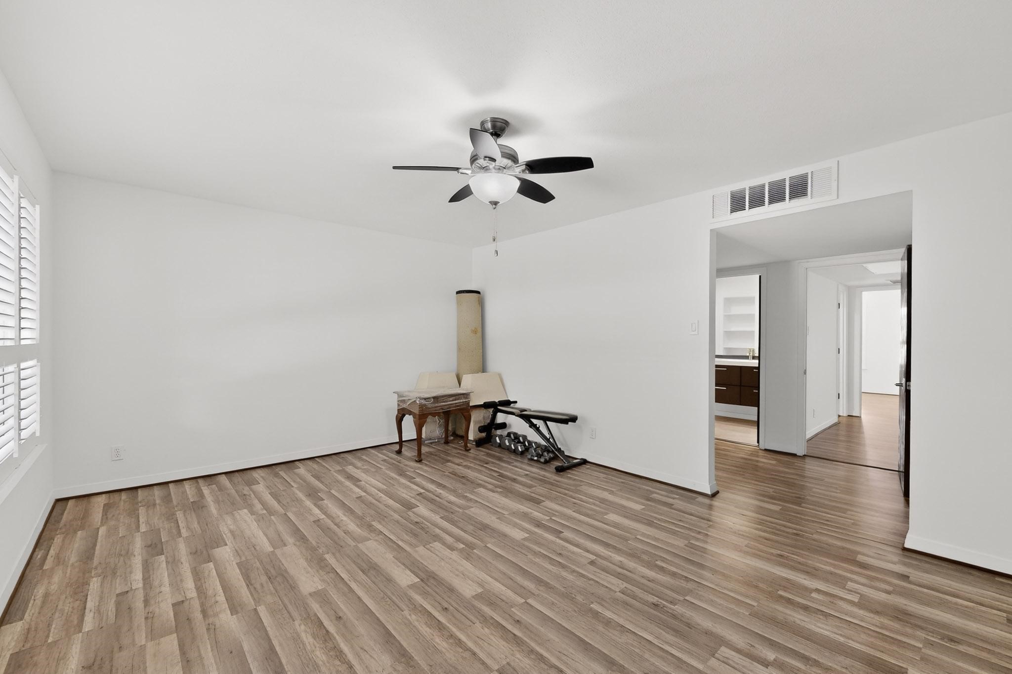 7506 W Northwest Highway Dallas TX 75225