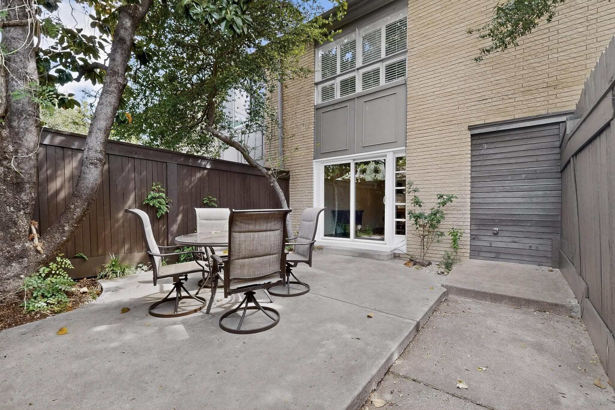 7506 W Northwest Highway Dallas TX 75225