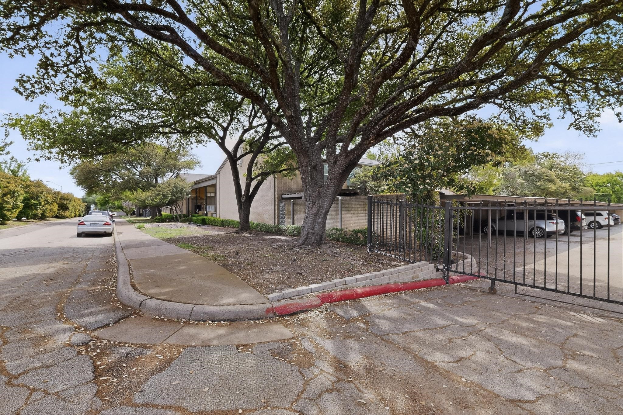 7506 W Northwest Highway Dallas TX 75225