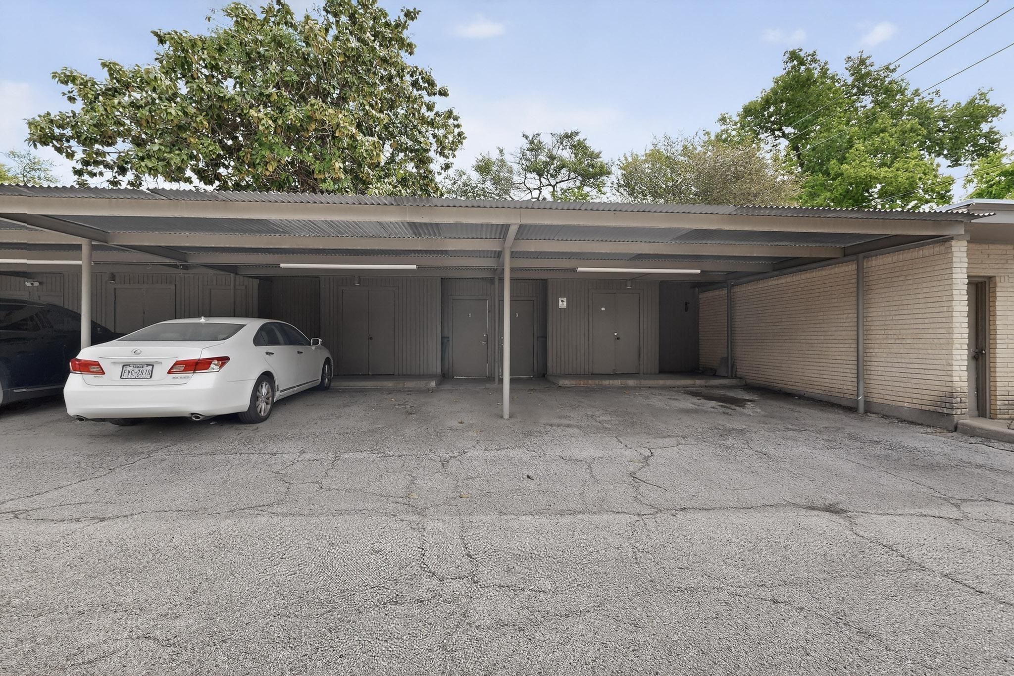 7506 W Northwest Highway Dallas TX 75225