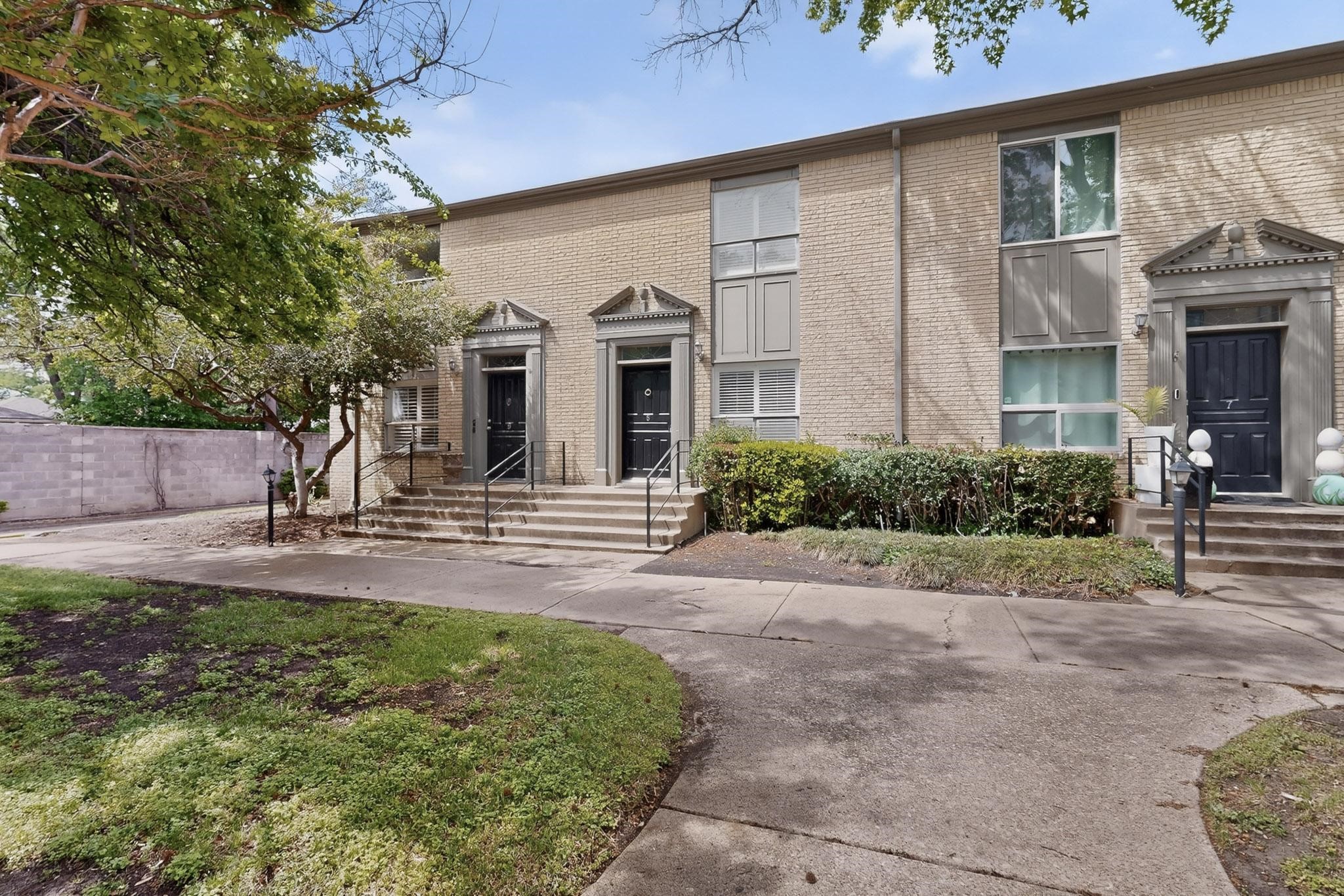 7506 W Northwest Highway Dallas TX 75225