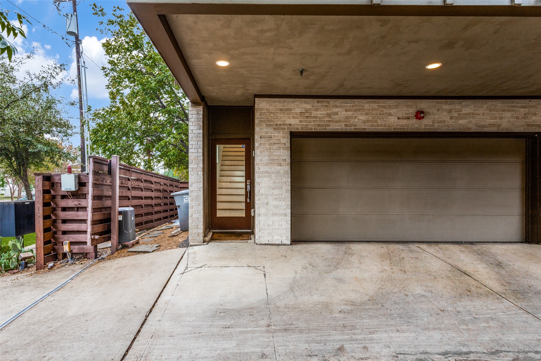 5807 Hudson Street Dallas TX 75206