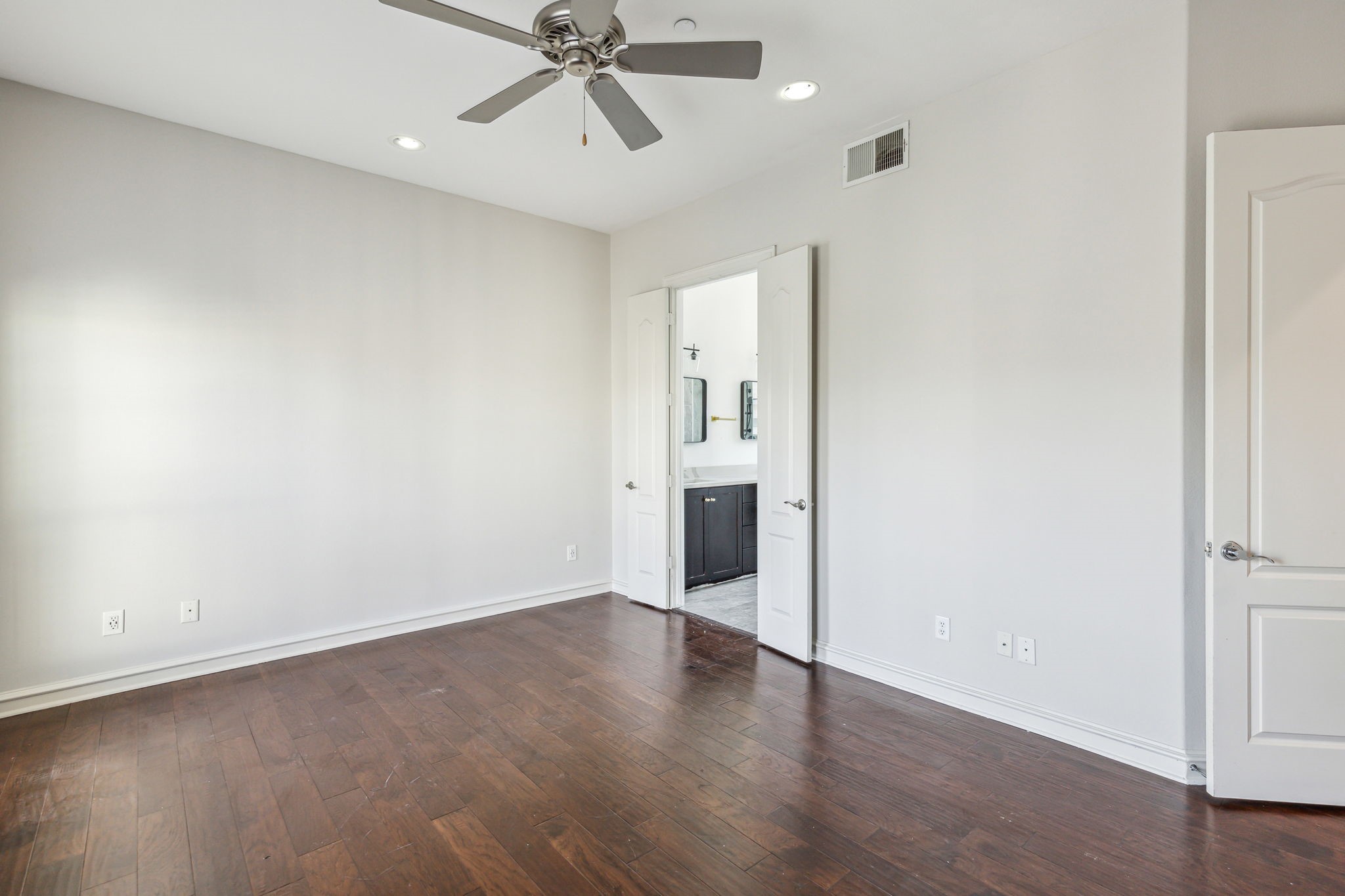2100 N Fitzhugh Avenue Dallas TX 75204