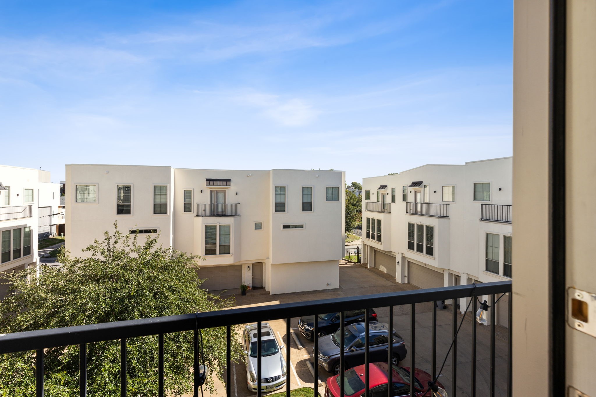 2100 N Fitzhugh Avenue Dallas TX 75204