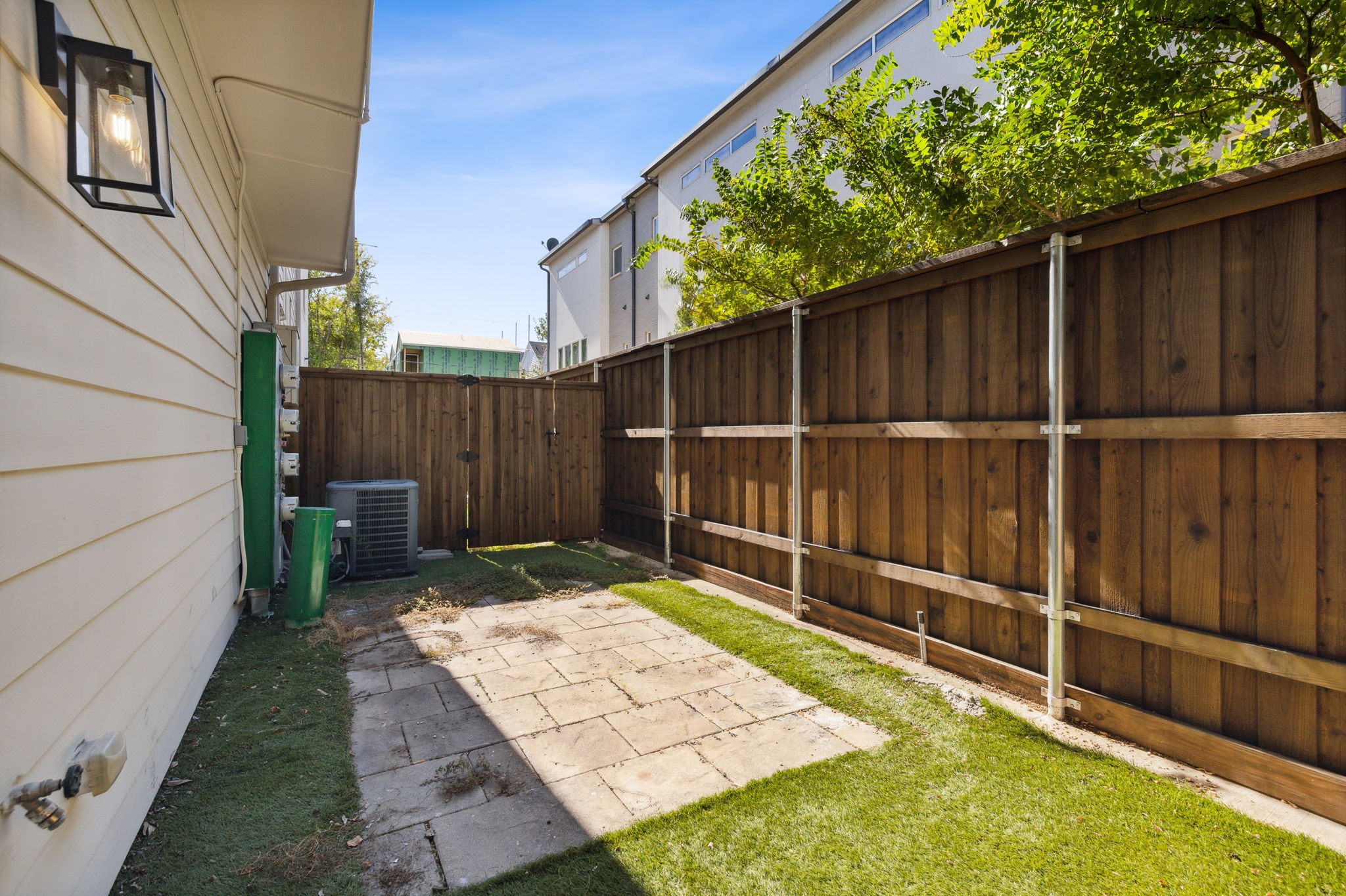 2100 N Fitzhugh Avenue Dallas TX 75204