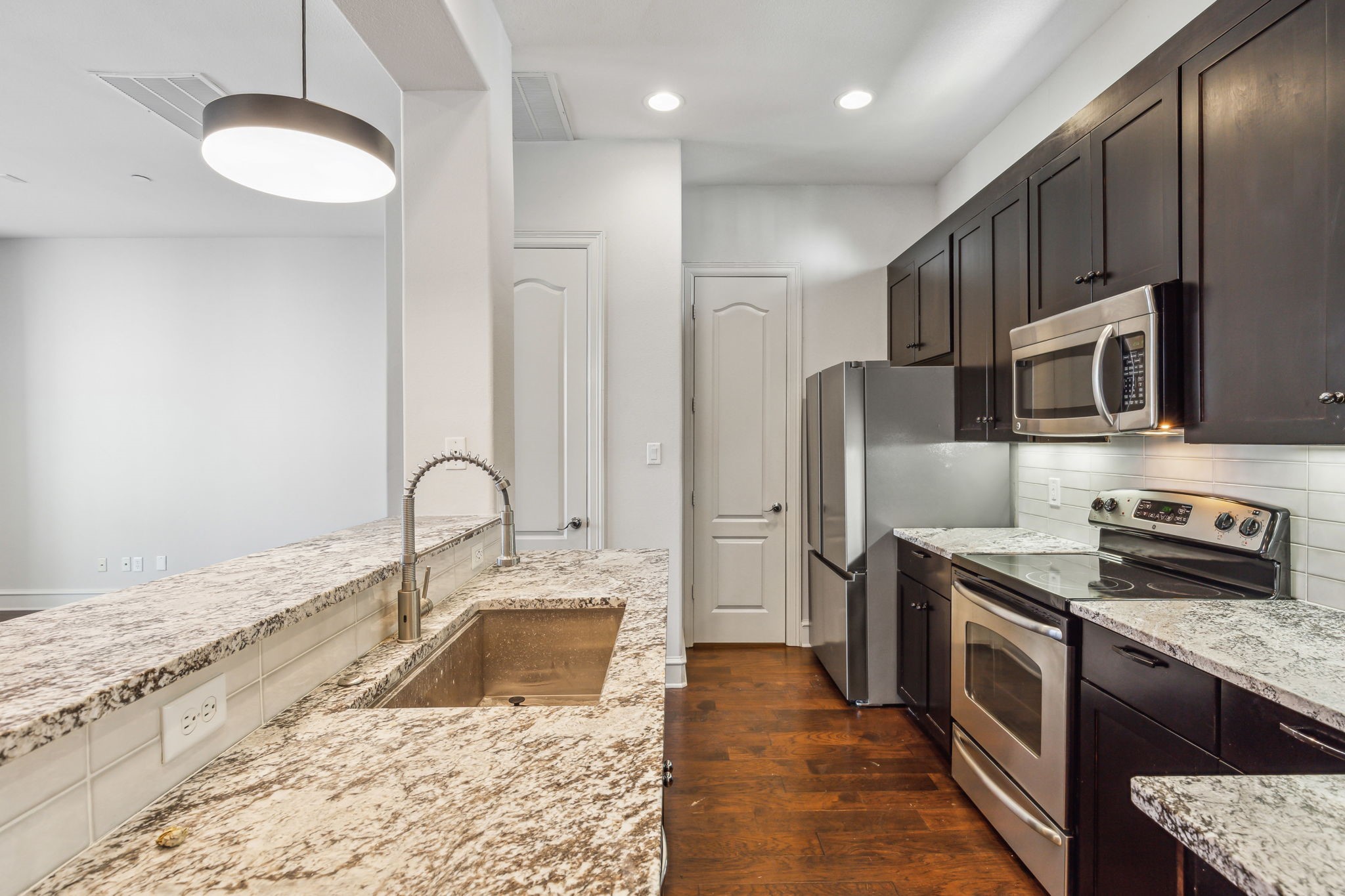 2100 N Fitzhugh Avenue Dallas TX 75204