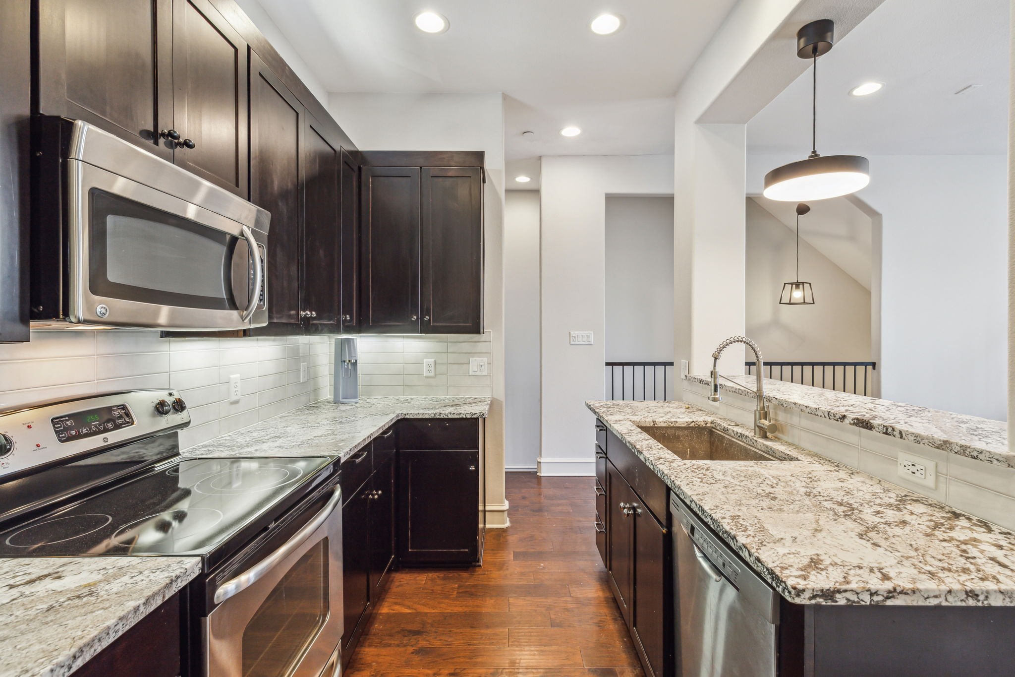 2100 N Fitzhugh Avenue Dallas TX 75204