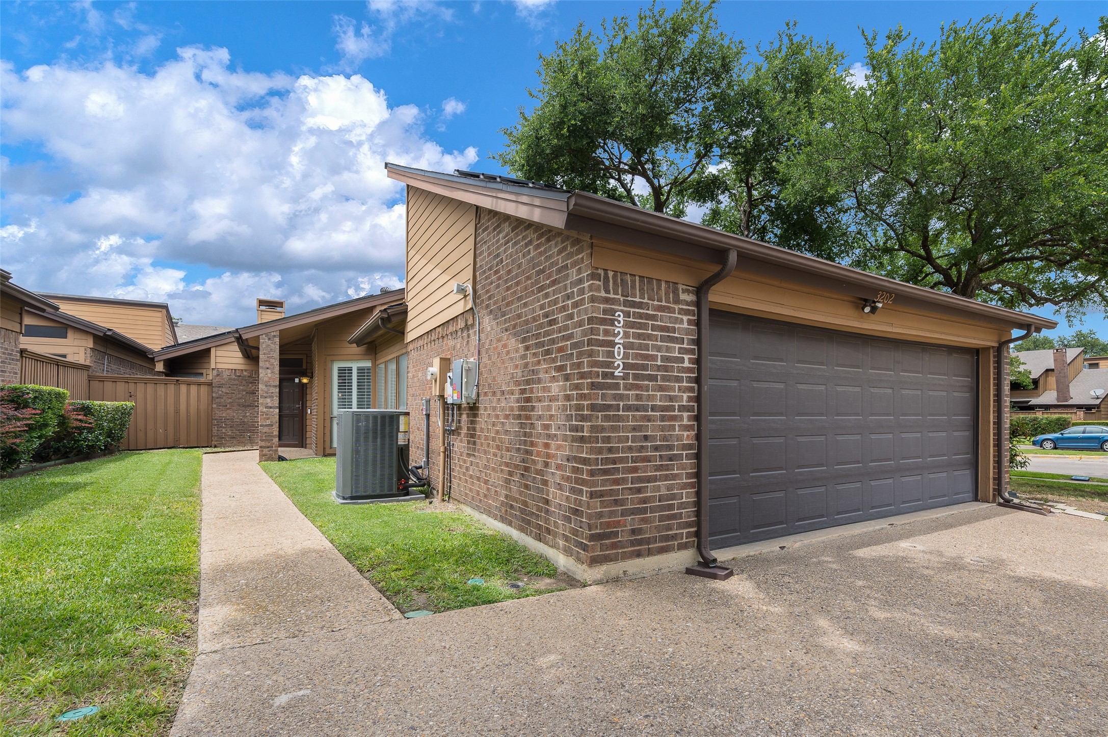 3202 Silent Oak Farmers Branch TX 75234
