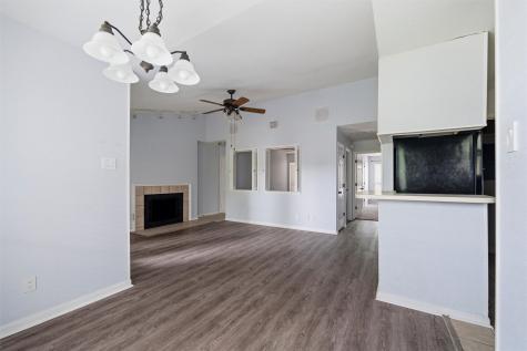 1212 Horizon Trail Arlington TX 76011