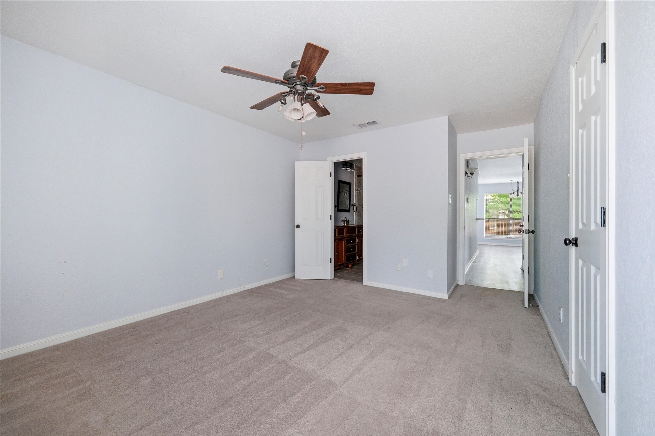 1212 Horizon Trail Arlington TX 76011