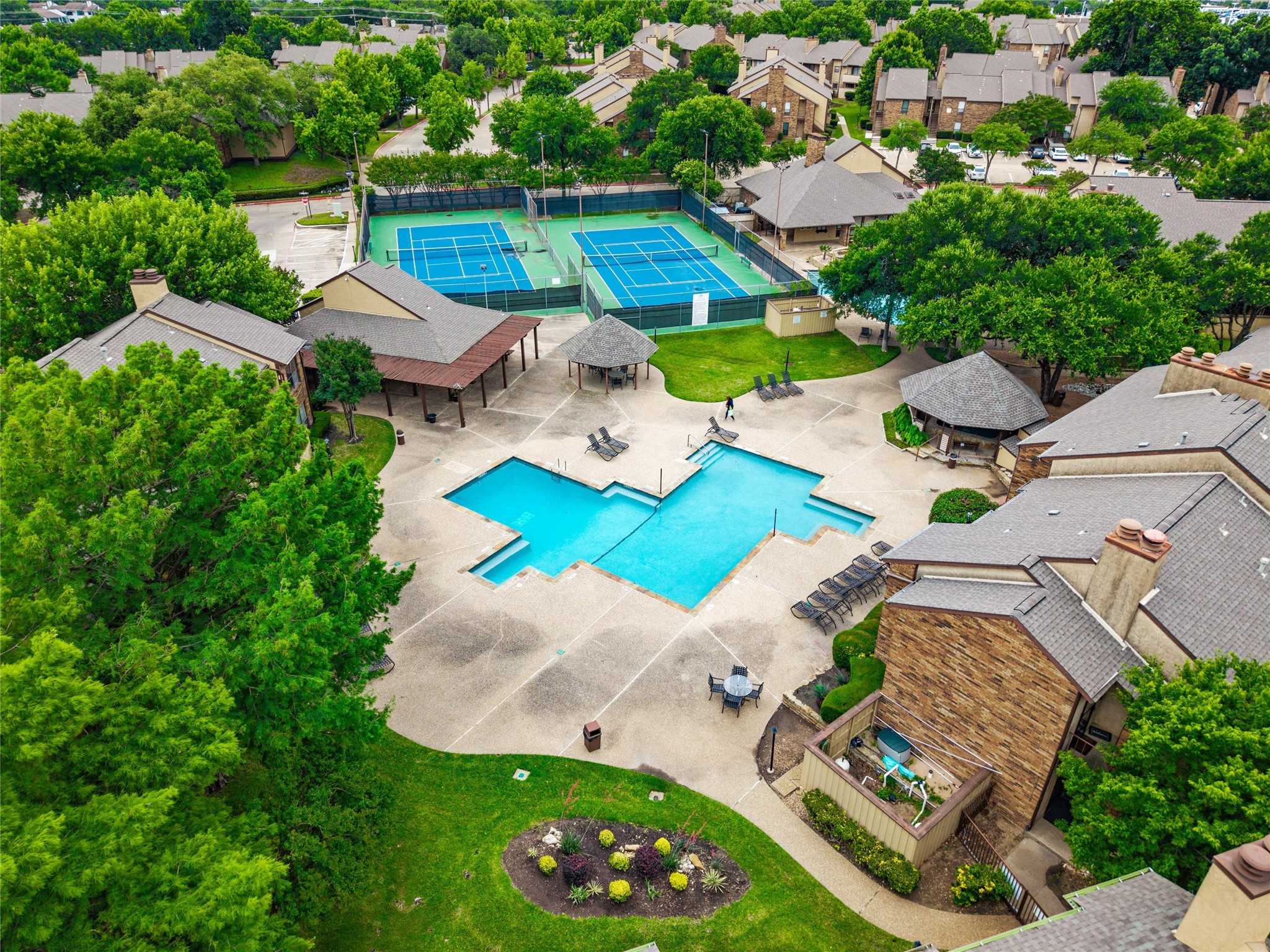 1212 Horizon Trail Arlington TX 76011