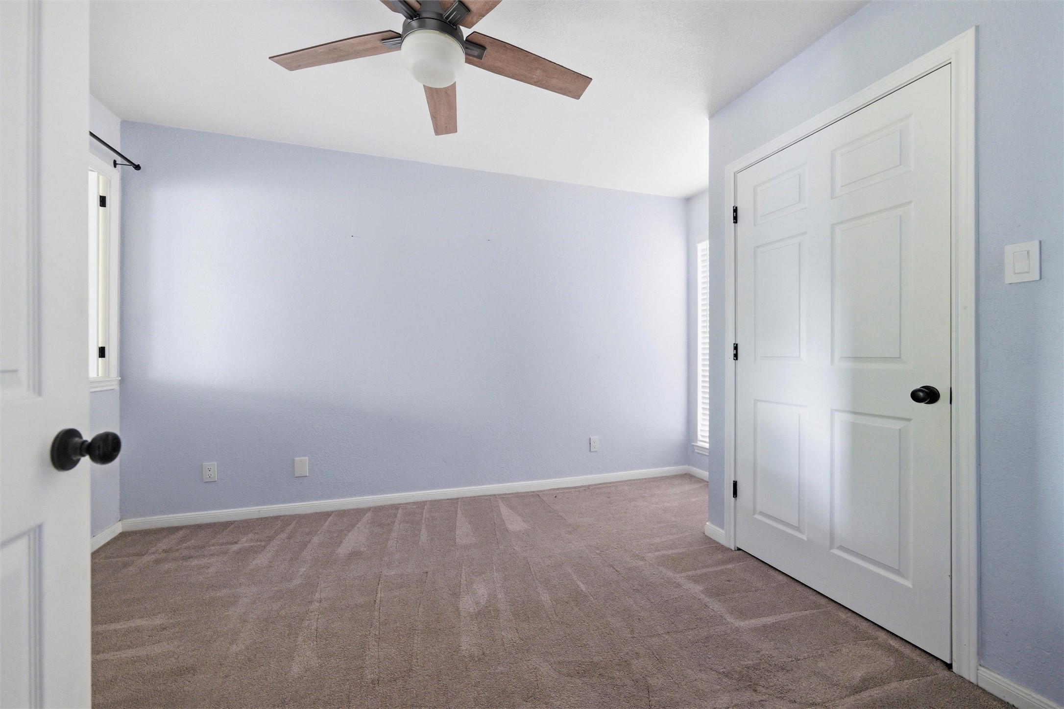 1212 Horizon Trail Arlington TX 76011