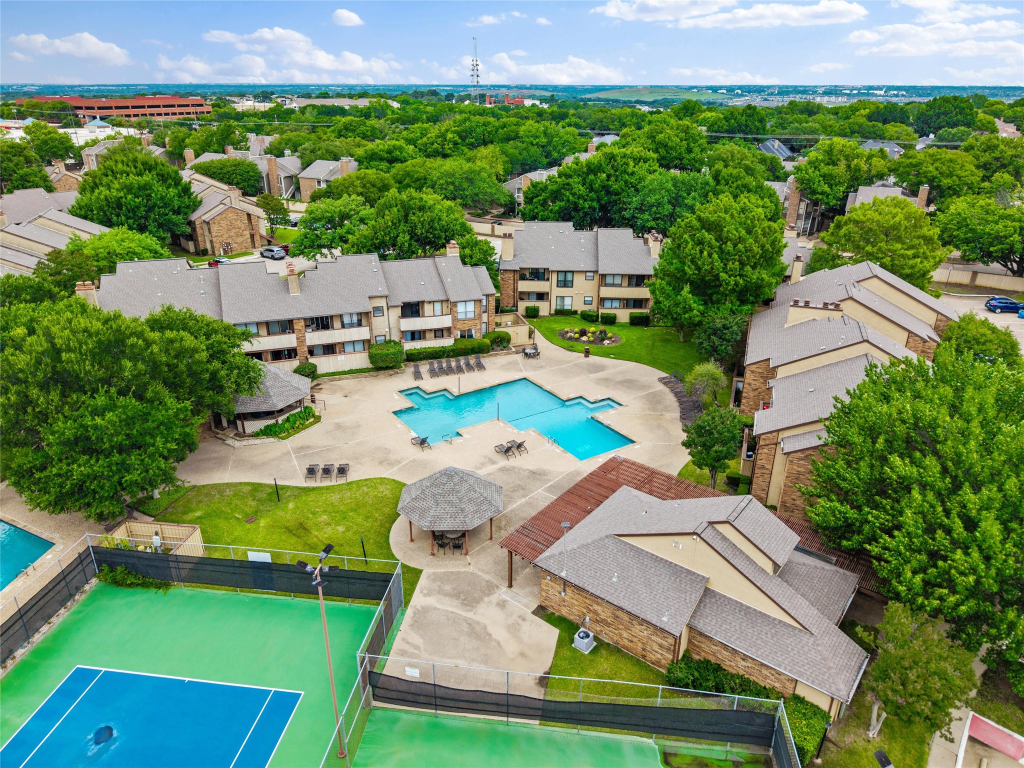 1212 Horizon Trail Arlington TX 76011