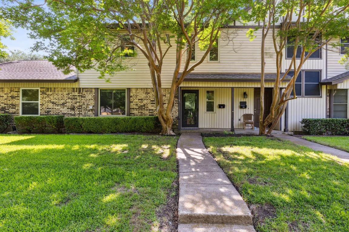 4913 Rollingwood Court Garland TX 75043