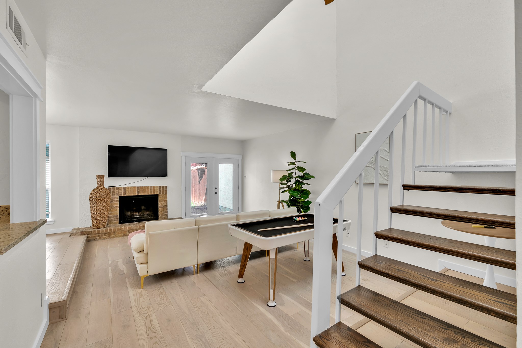9231 Chimney Corner Lane Dallas TX 75243