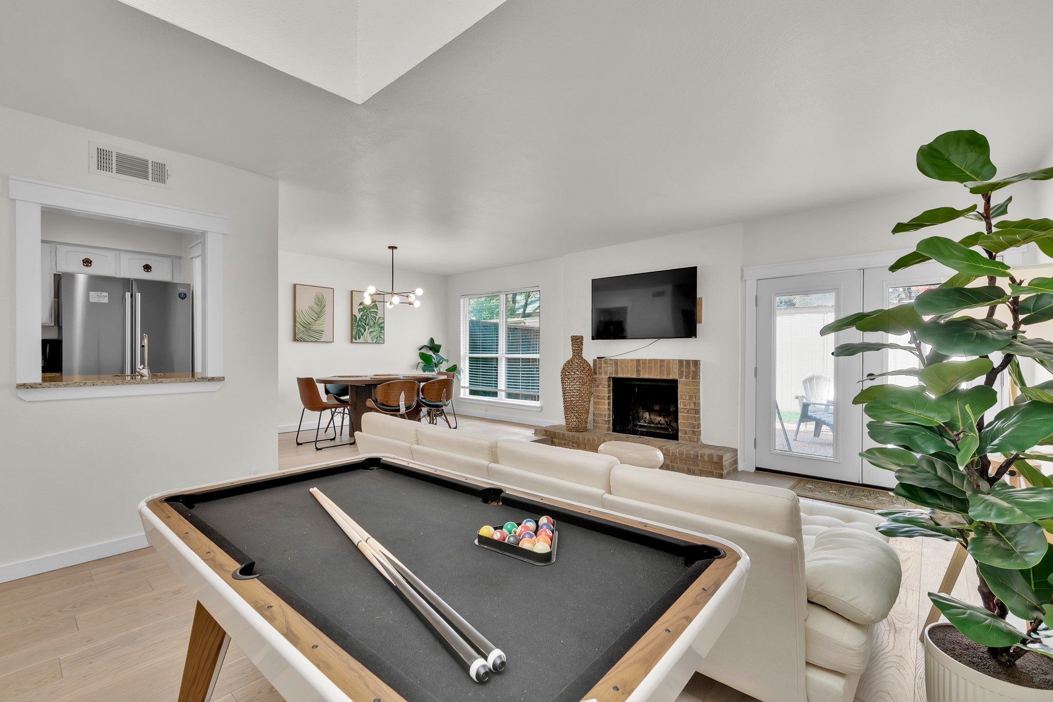 9231 Chimney Corner Lane Dallas TX 75243