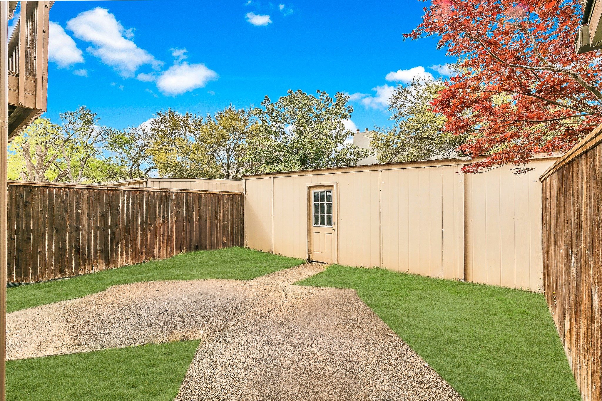 9231 Chimney Corner Lane Dallas TX 75243