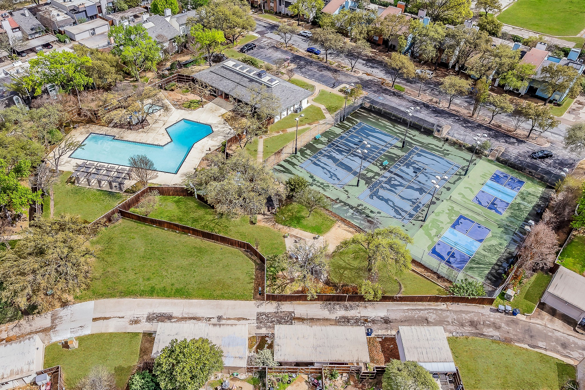 9231 Chimney Corner Lane Dallas TX 75243