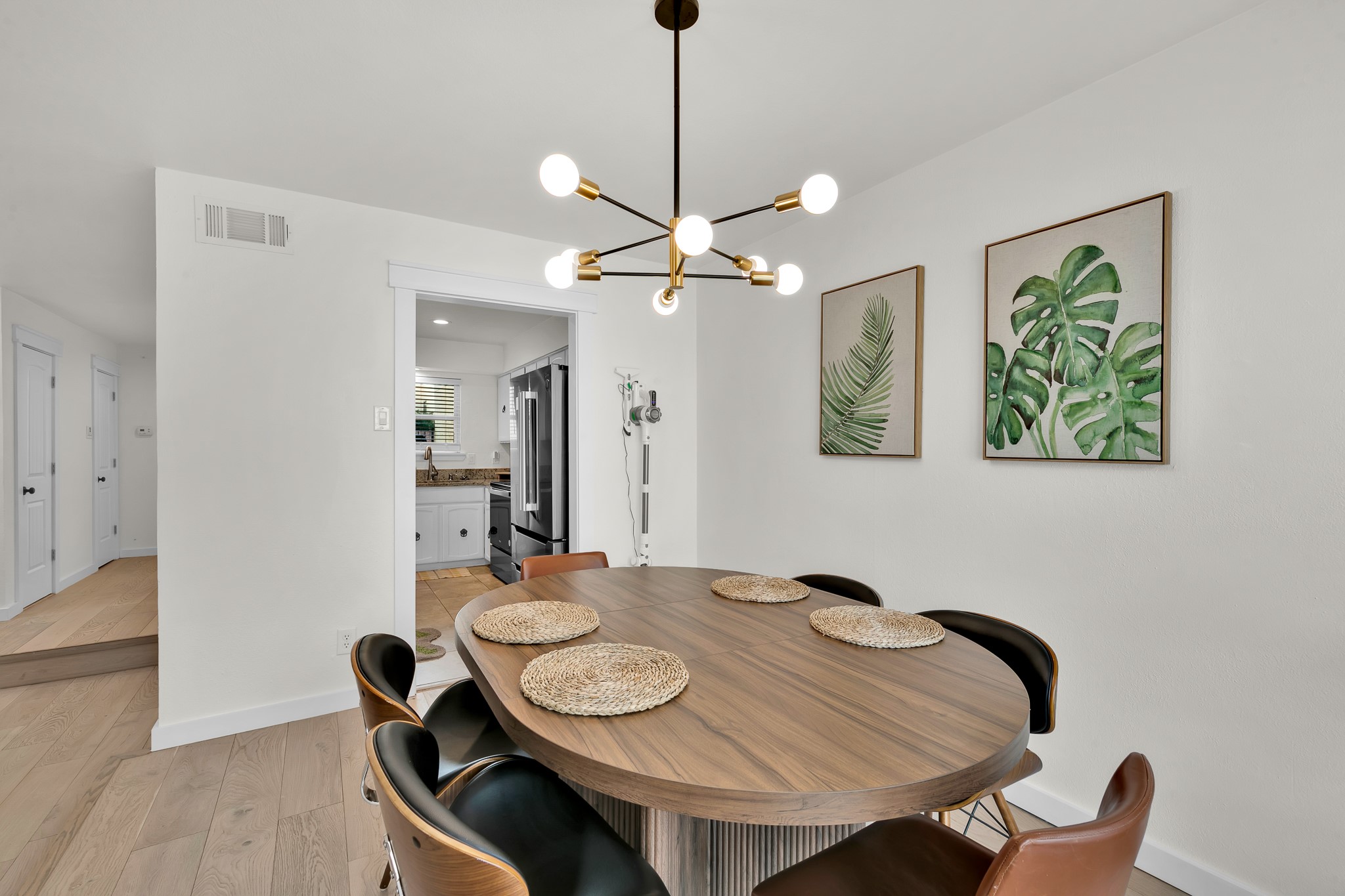 9231 Chimney Corner Lane Dallas TX 75243