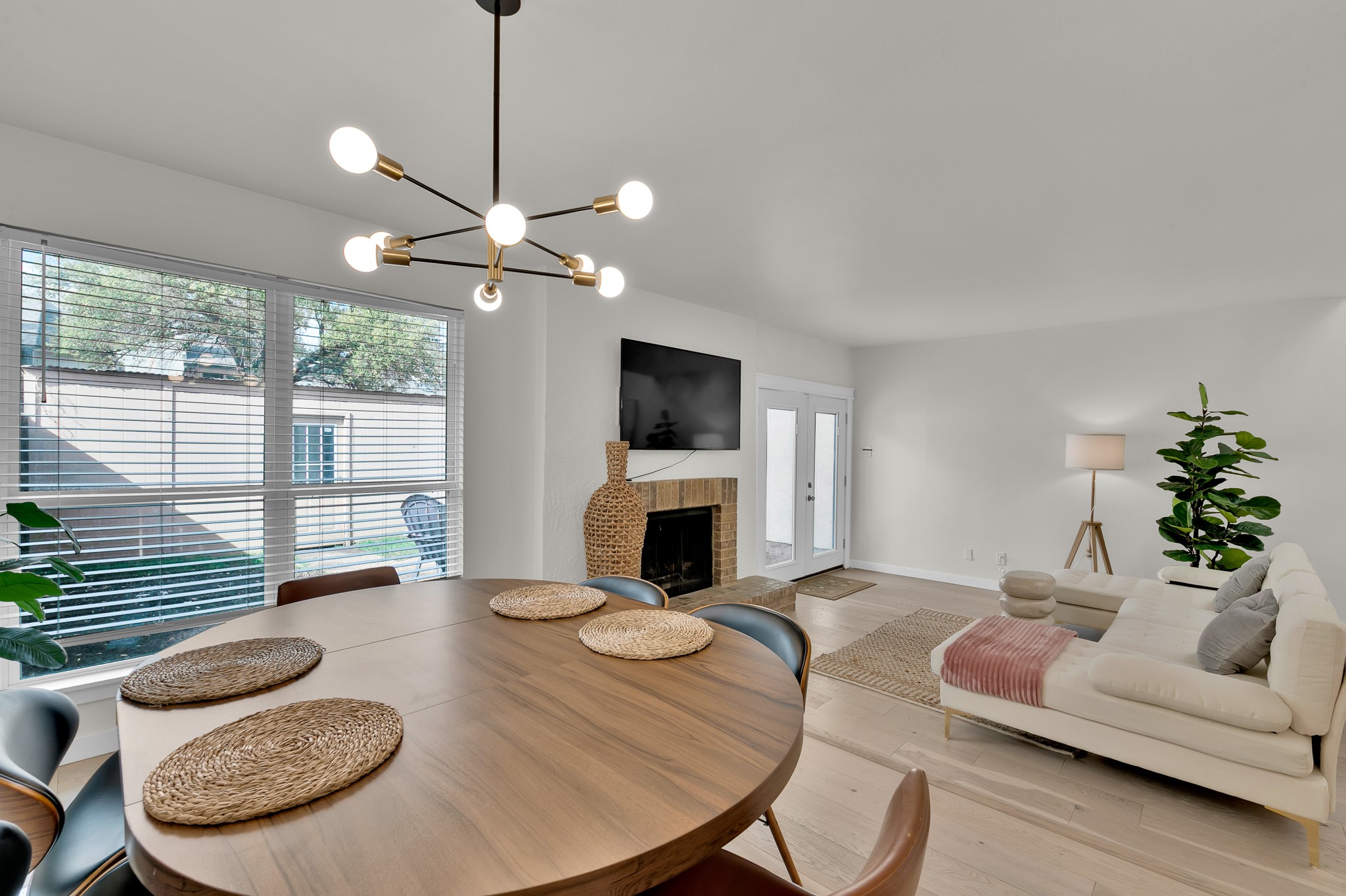 9231 Chimney Corner Lane Dallas TX 75243