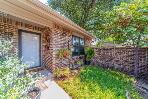 1105 Forest Creek Street Benbrook TX 76126