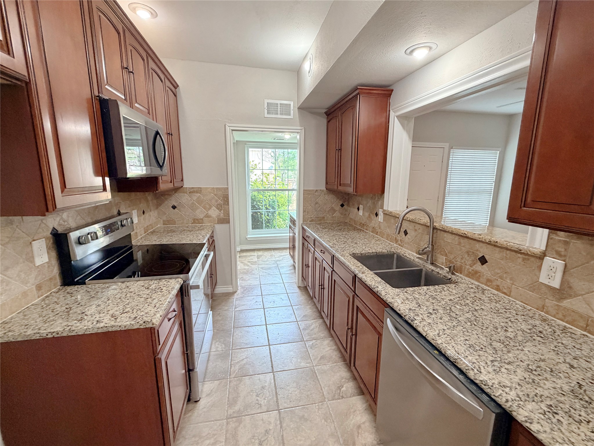 2409 Northlake Court Irving TX 75038