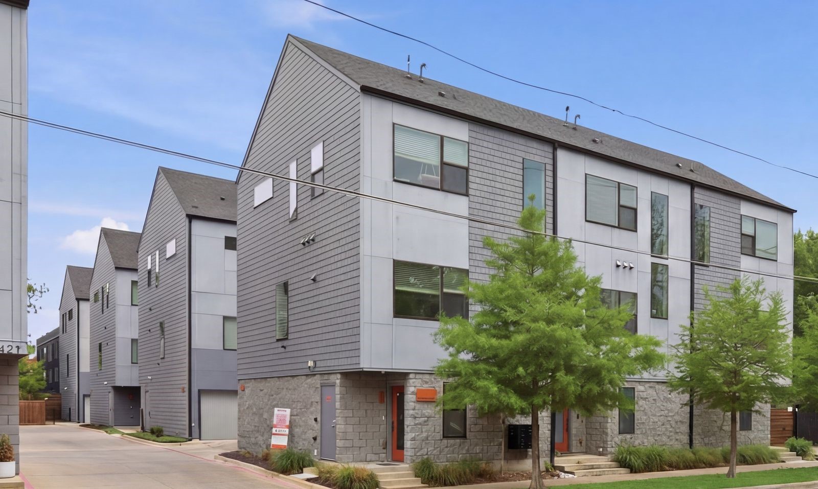 427 W 10th Street Dallas TX 75208