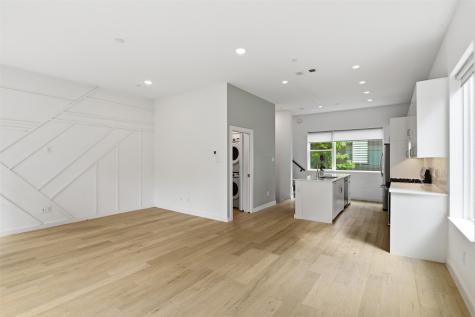 427 W 10th Street Dallas TX 75208