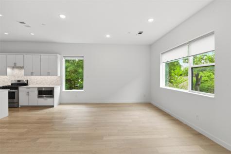 427 W 10th Street Dallas TX 75208