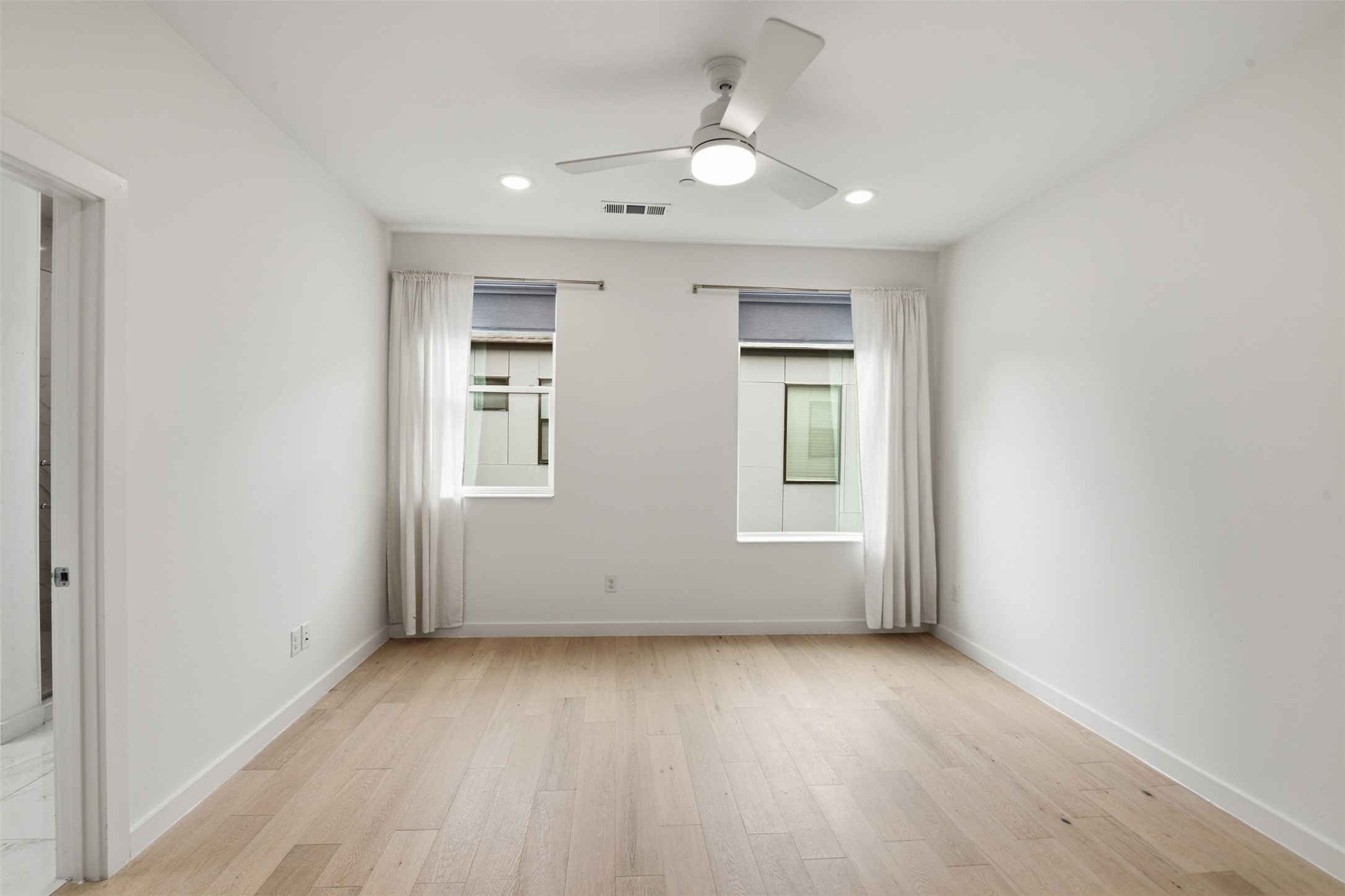 427 W 10th Street Dallas TX 75208