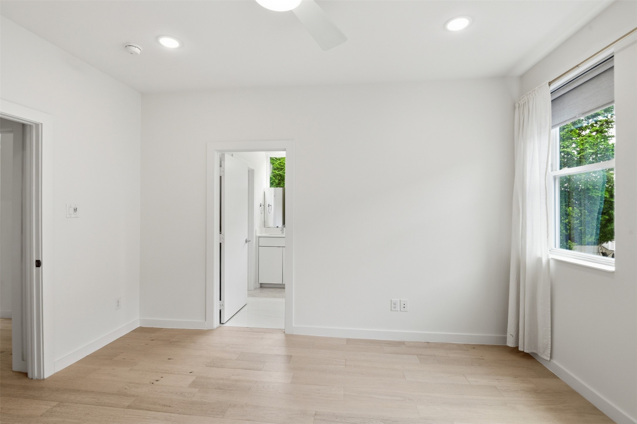 427 W 10th Street Dallas TX 75208